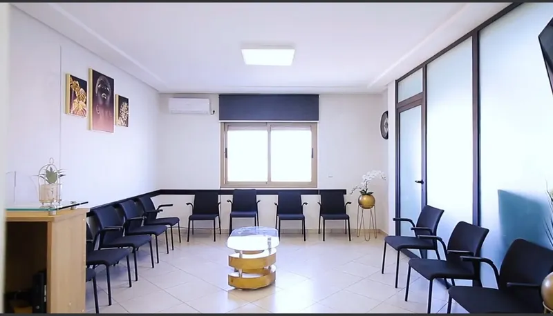 صورة 2 من Centre Dentaire Arif