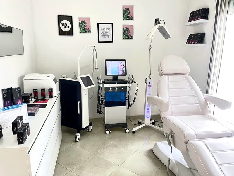 صورة 3 من Dr RHAZI TARIK - Médecin Esthétique - Kénitra
