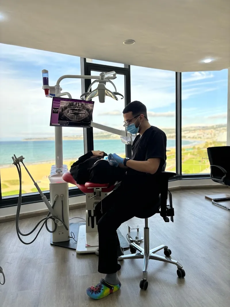 Dr. Haitham Boutaib - Dentiste Tanger - طبيب أسنان طنجة - Tanger Bay dental center photo 1