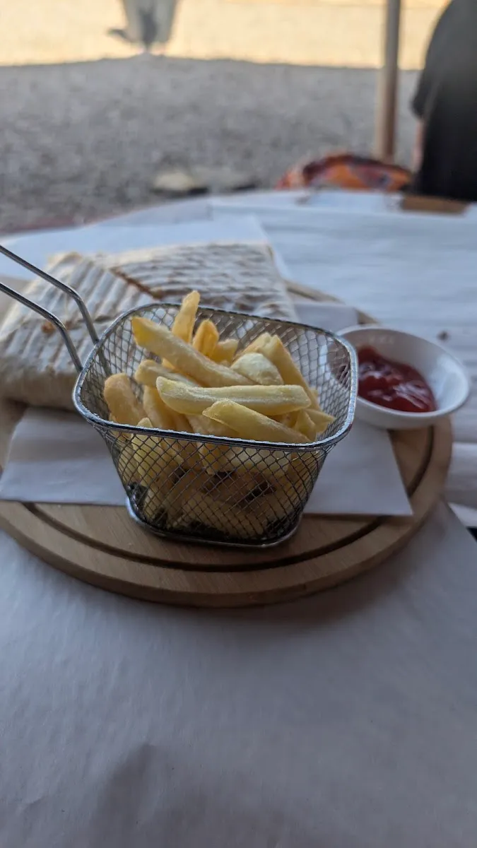 صورة 3 من Café Restaurant Aknoud | ⴰⴽIⵏⵓⴷ