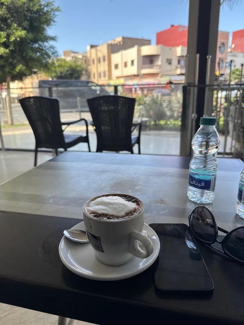 صورة 3 من CAFE LES AMBASSADEURS