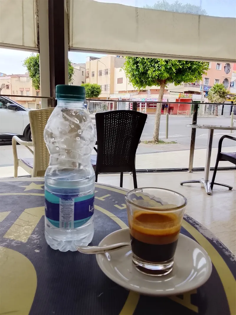 صورة 4 من CAFE LES AMBASSADEURS