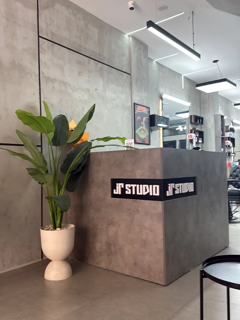 Jr studio 57 photo 1