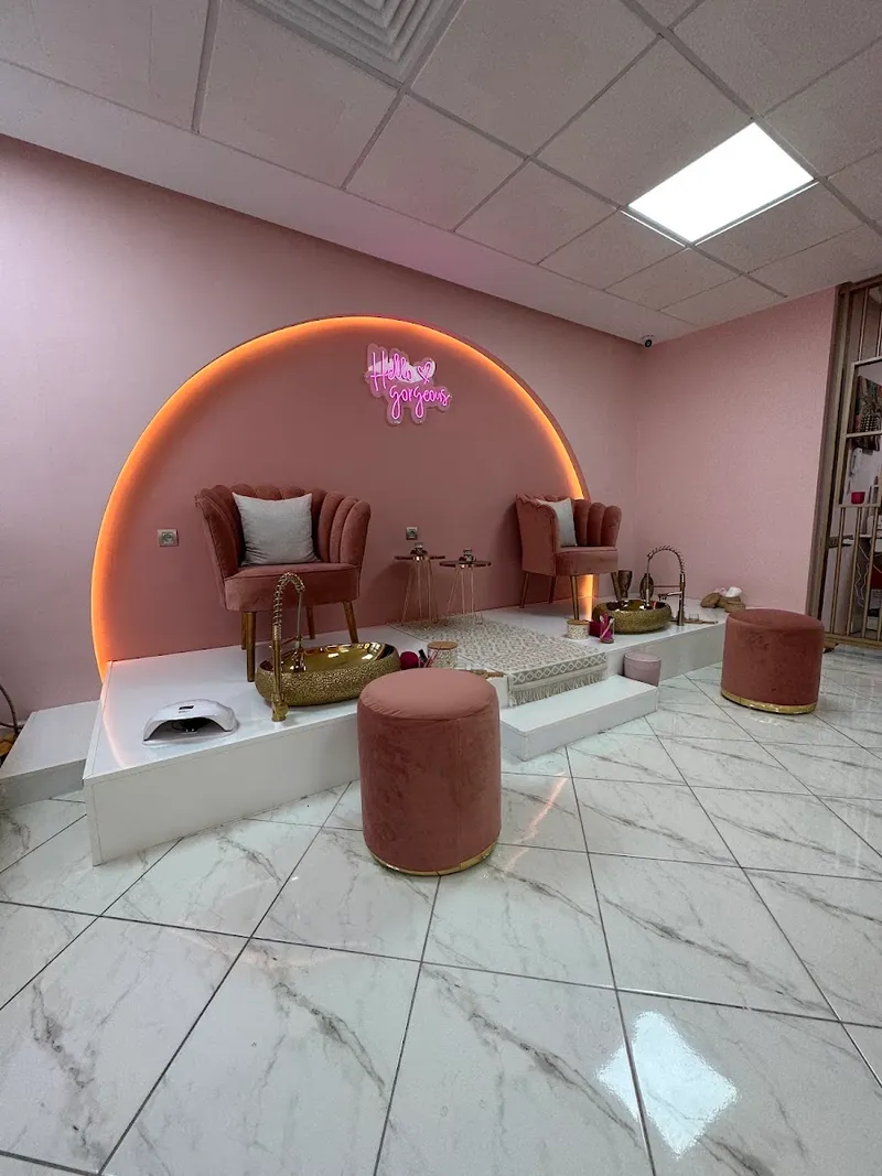 صورة 1 من Pink Lab salon de coiffure kenitra - nail bar kenitra