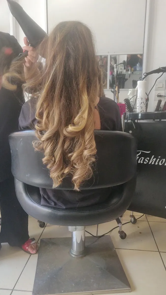 صورة 1 من Saloni pour femme