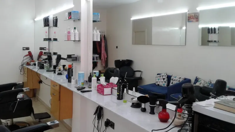 صورة 3 من Salon de Coiffure Bourgogne