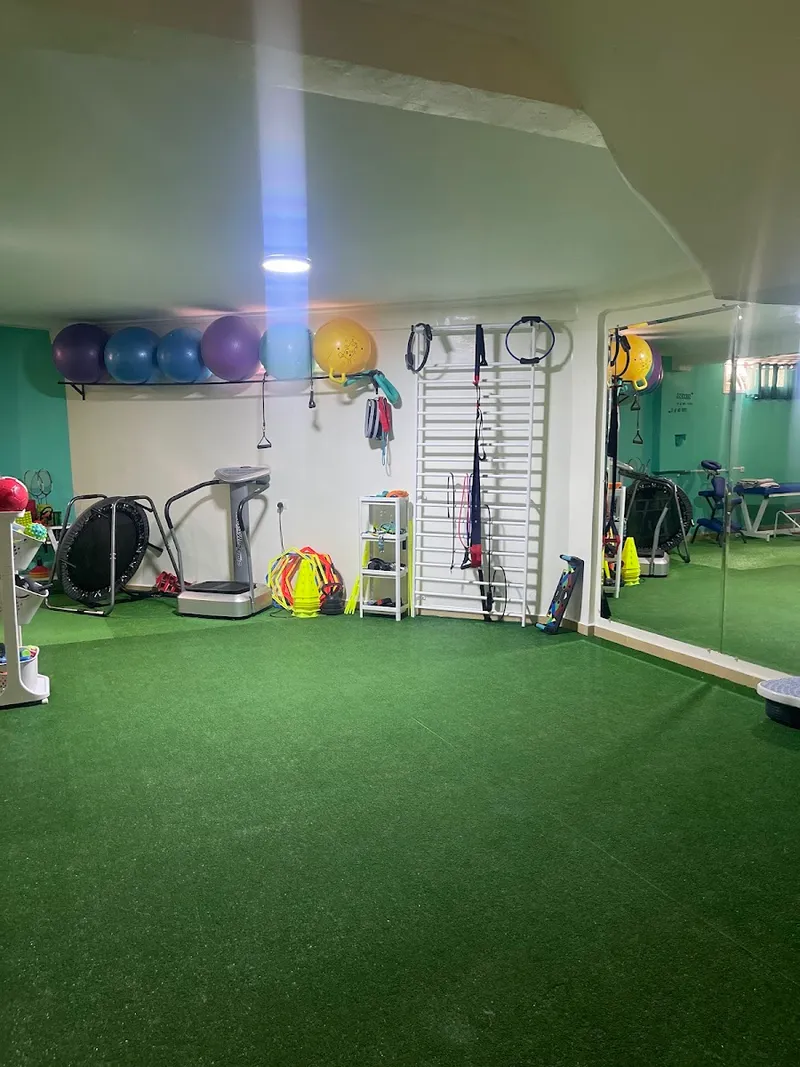 Photo 4 de Aziz Rehaily– Kinésithérapeute ,Physiothérapeute des sports au haut niveau