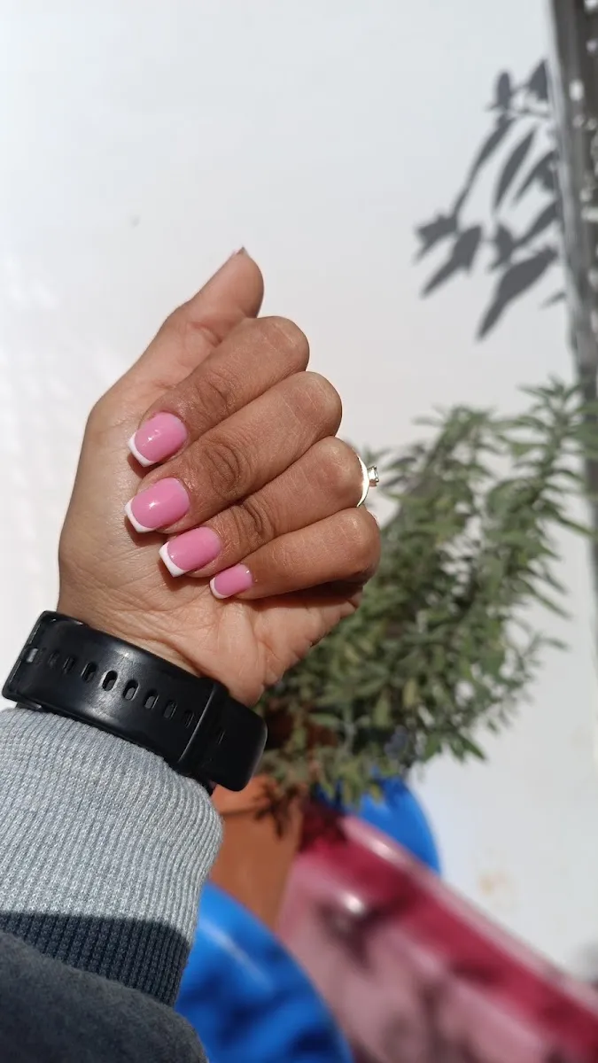 صورة 1 من Blush & Go Beauty Corner