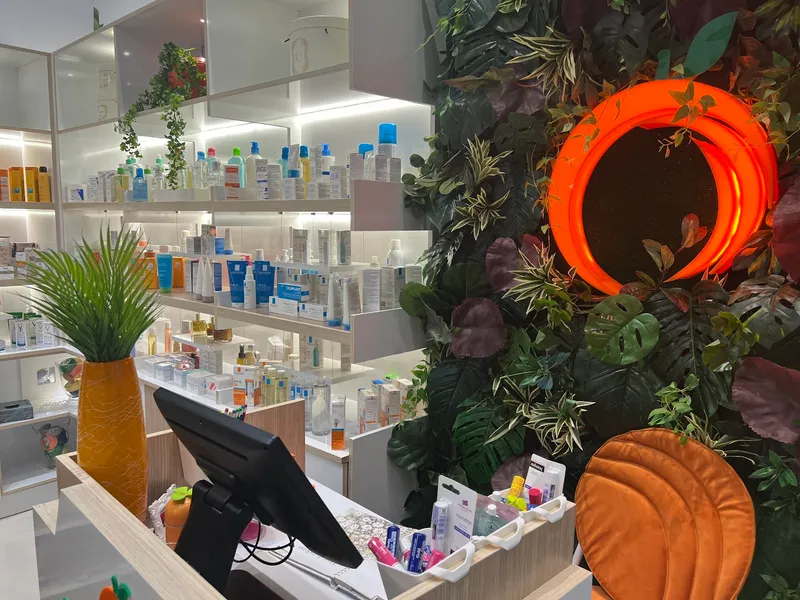 صورة 2 من Parapharmacie L'Orangerie