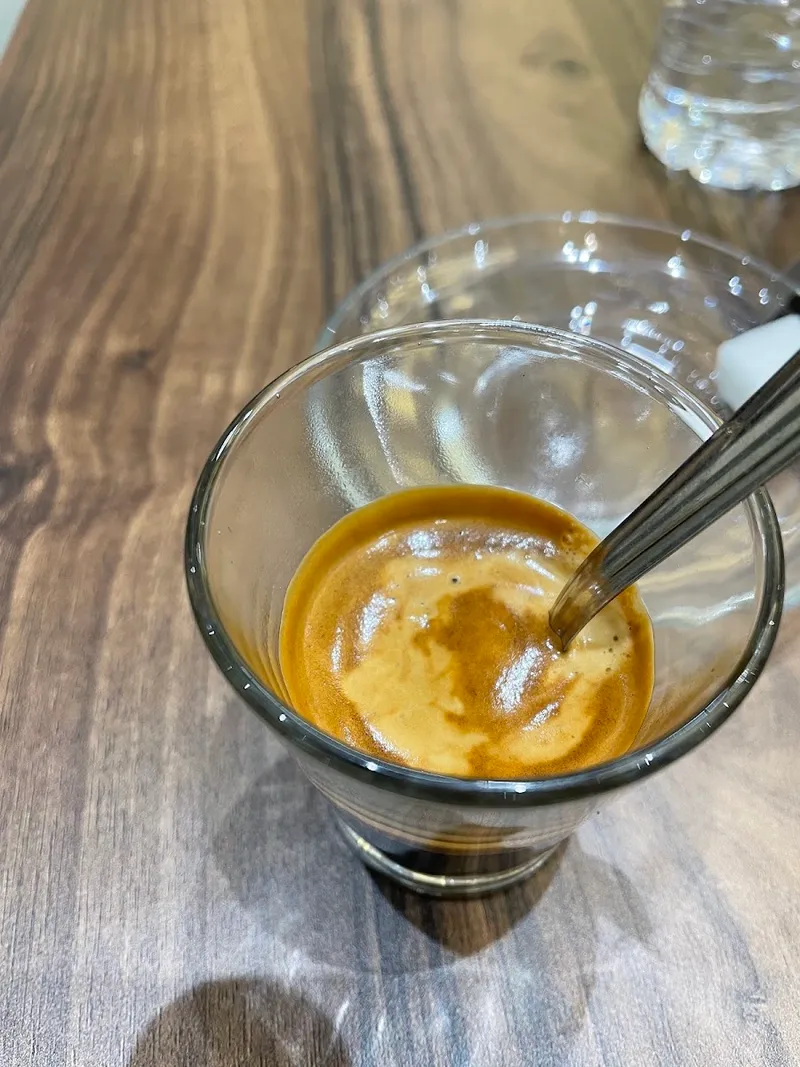 صورة 3 من Café Cinq Cinq
