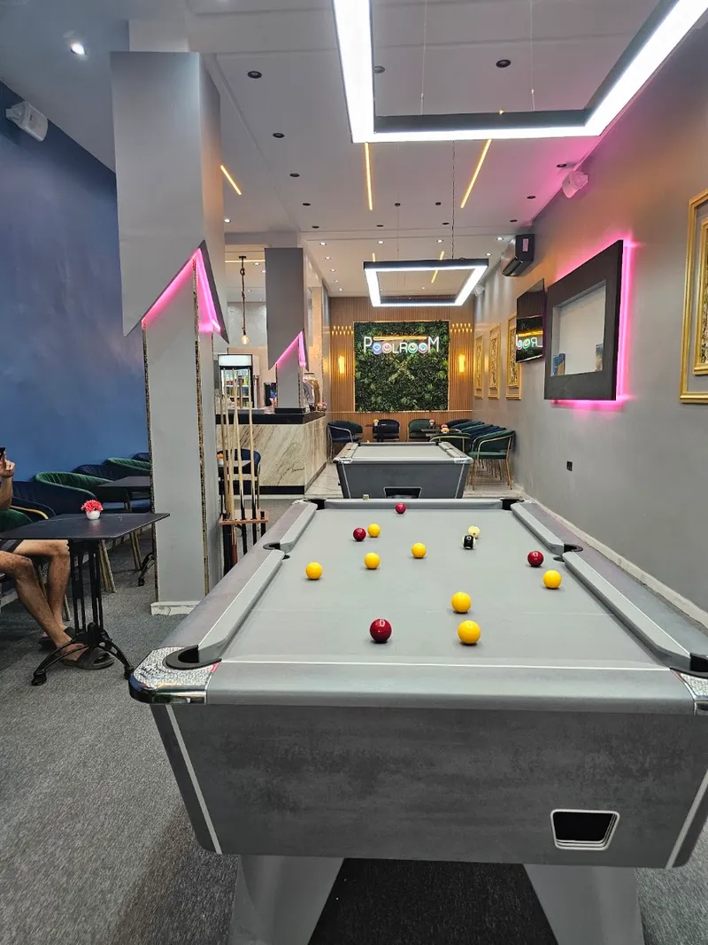 Sky 8 lounge pool photo 2