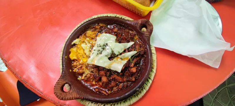 صورة 3 من Tajine au poulpe chez Siaf