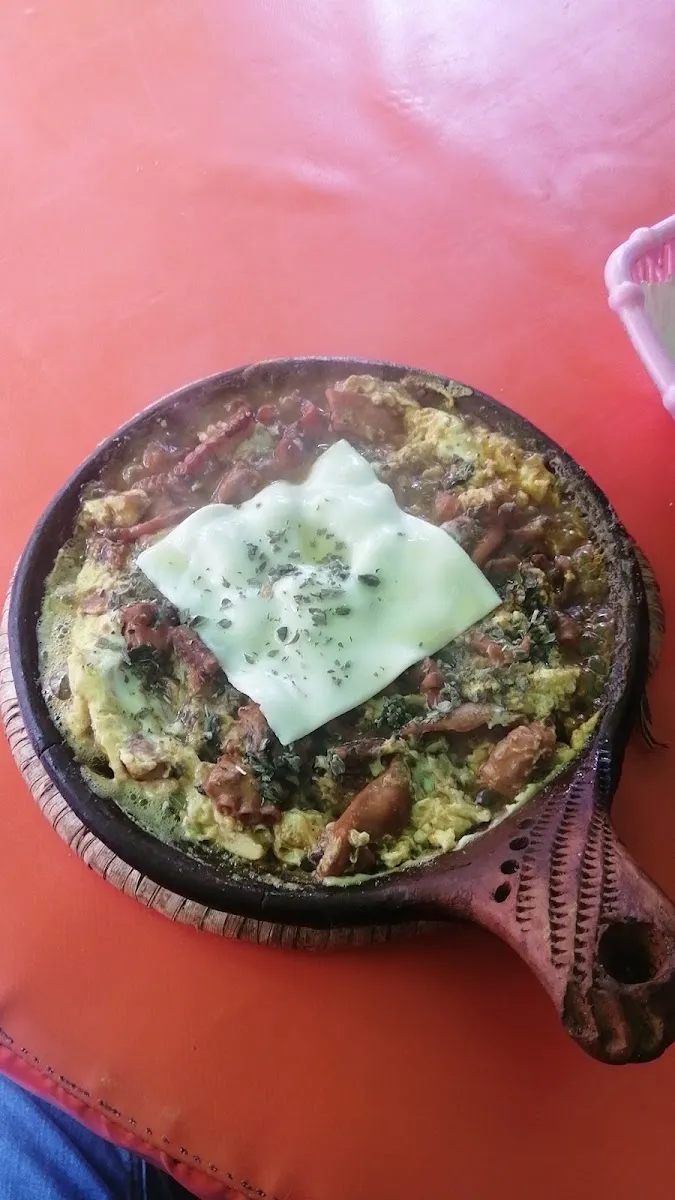 صورة 2 من Tajine au poulpe chez Siaf