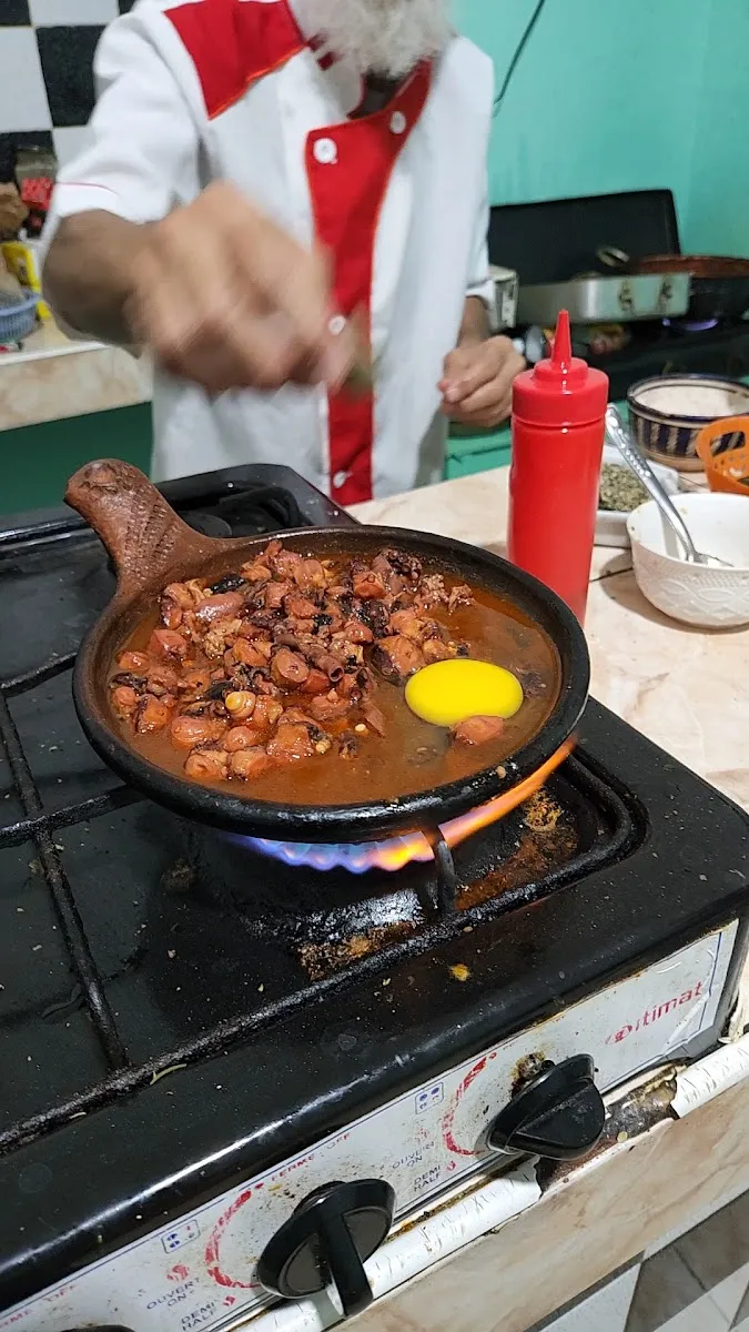 صورة 4 من Tajine au poulpe chez Siaf