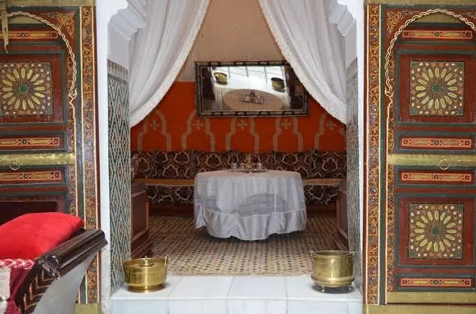 صورة 2 من Traditional riad with modern comfort 6/8 per in the heart of the medina.