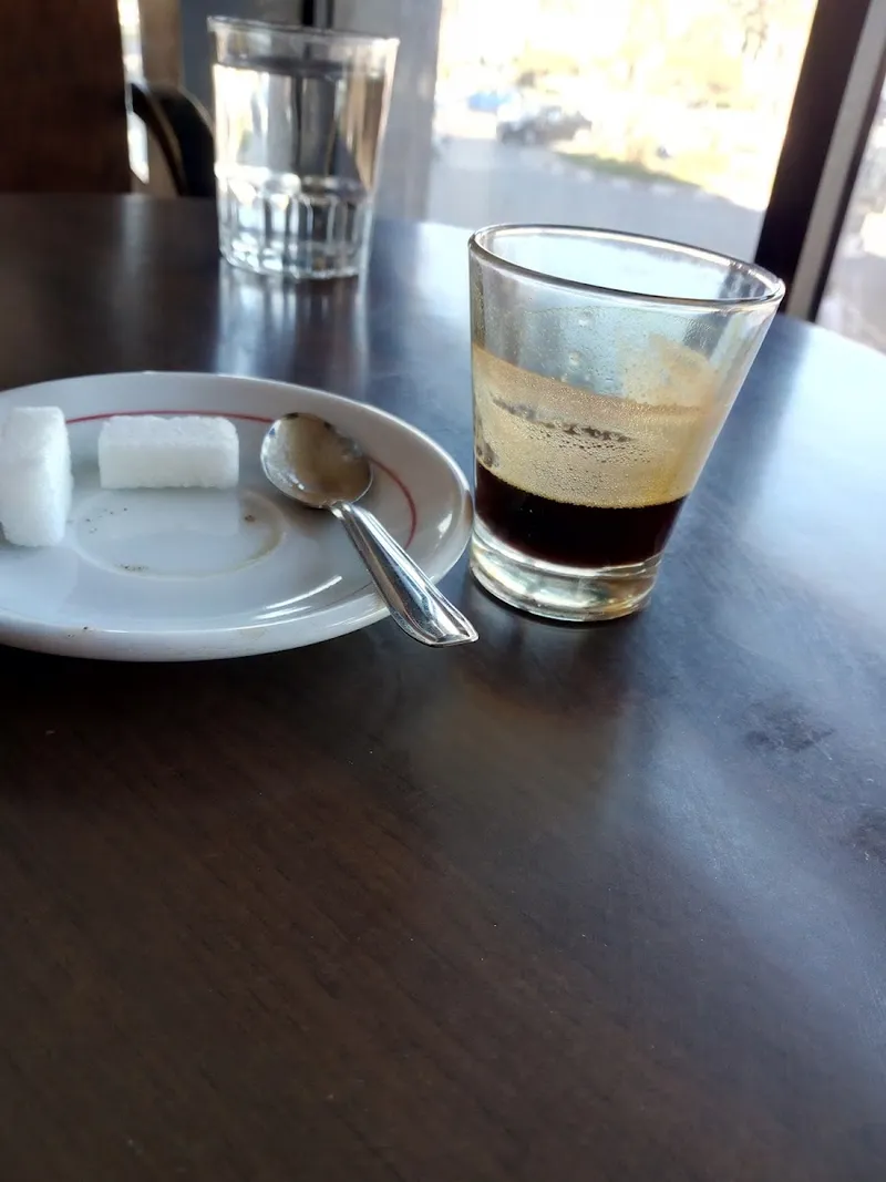 Photo 2 de Golden Corner Coffee Shop