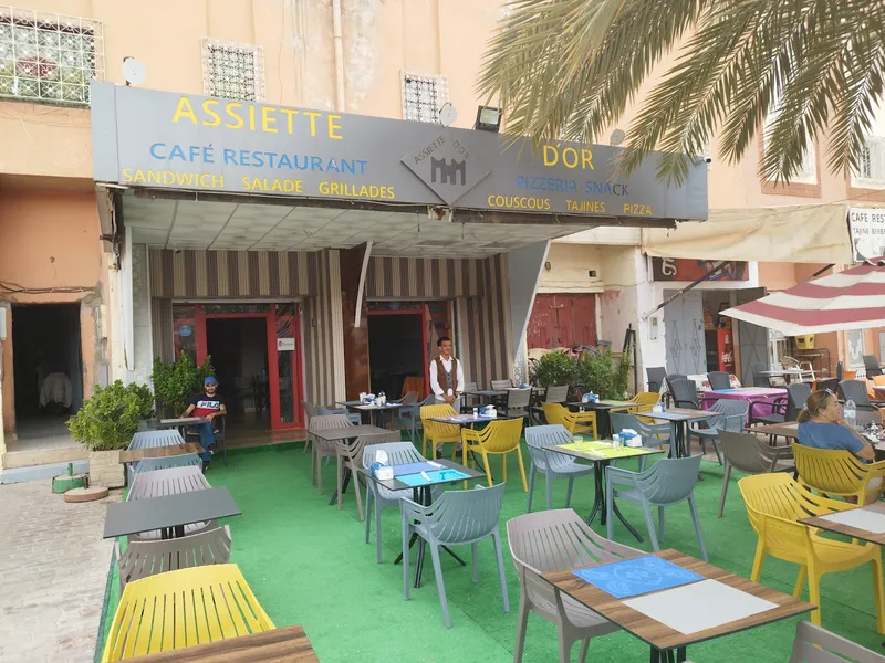 صورة 1 من L'Assiette d'Or : Café, Restaurant & Pizzeria