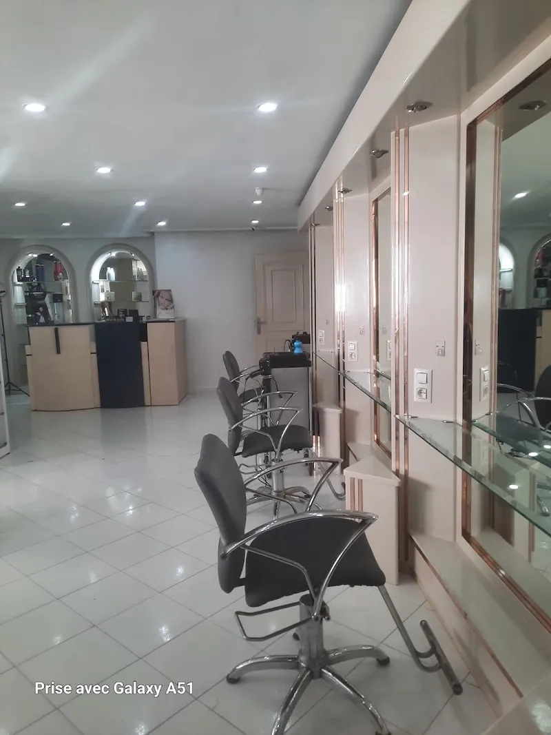 صورة 3 من Salon Kenza Chez Hayat
