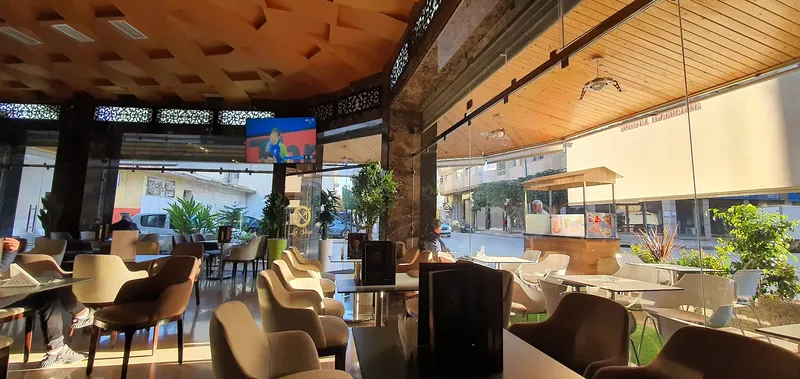 LA SHOP CAFE RESTAURANT photo 1