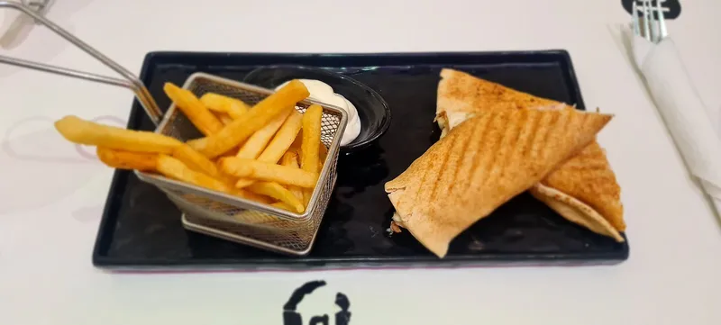 Photo 4 de Amirat Cham Restaurant