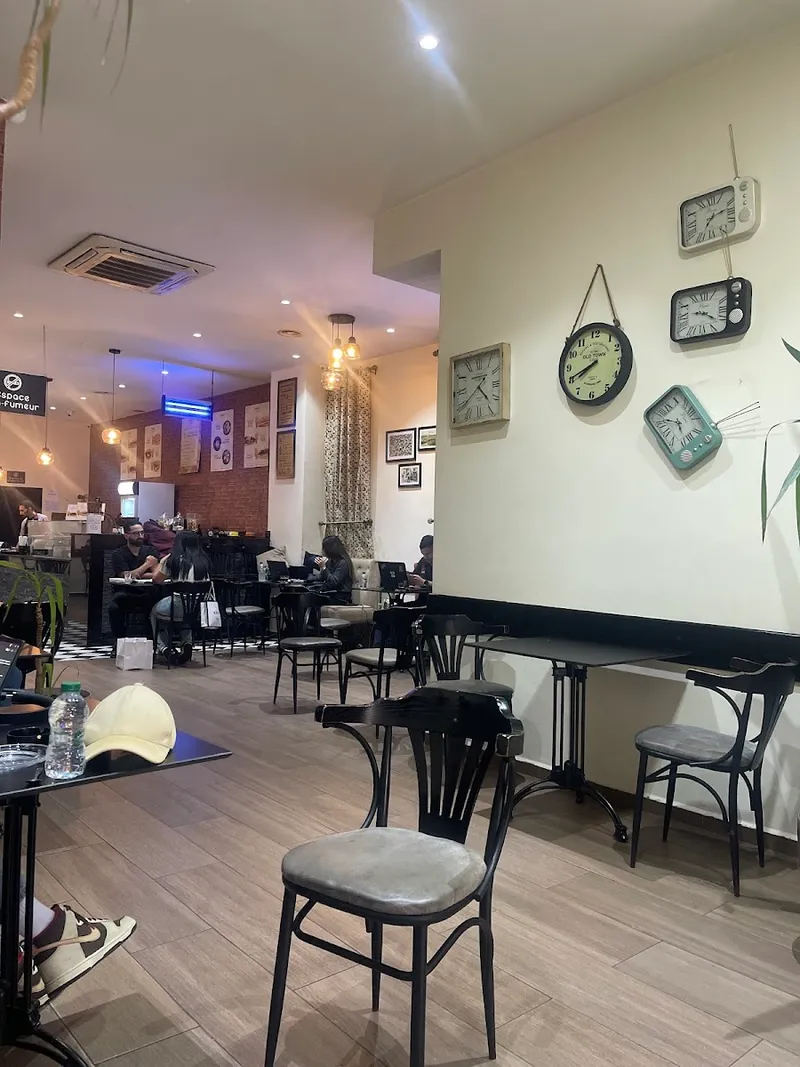 Dom's Café photo 2