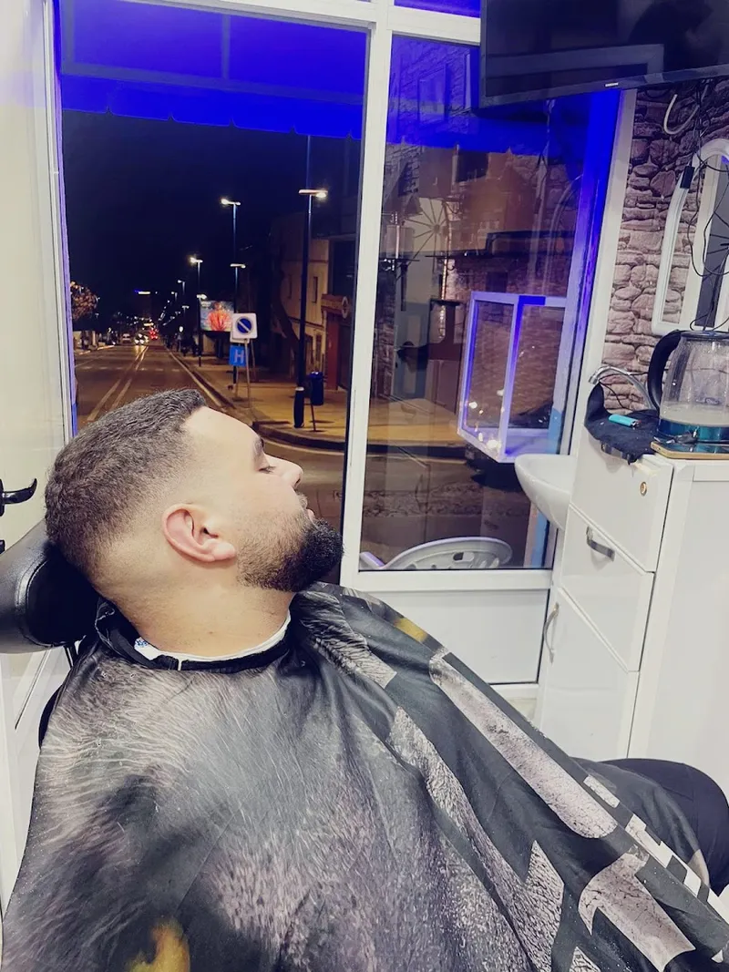 Photo 1 de Peluqueria Madrid Barber salah