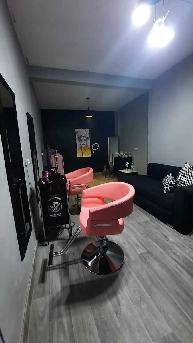 صورة 2 من Salon R&N de Coiffure & Esthétique