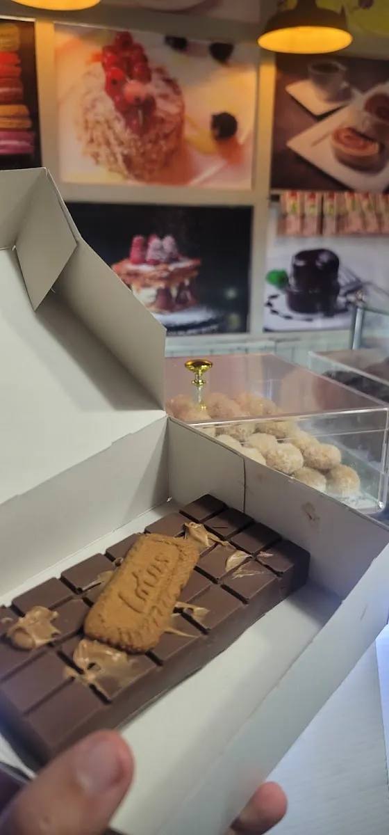 صورة 2 من ﺣﻠﻮﻳﺎﺕ ﺍﻟﺰﻳﺘﻮﻧﺔ Pâtisserie zitouna veste