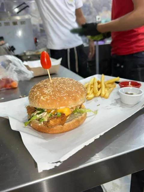 صورة 1 من CHICKEN HOT CHECKN