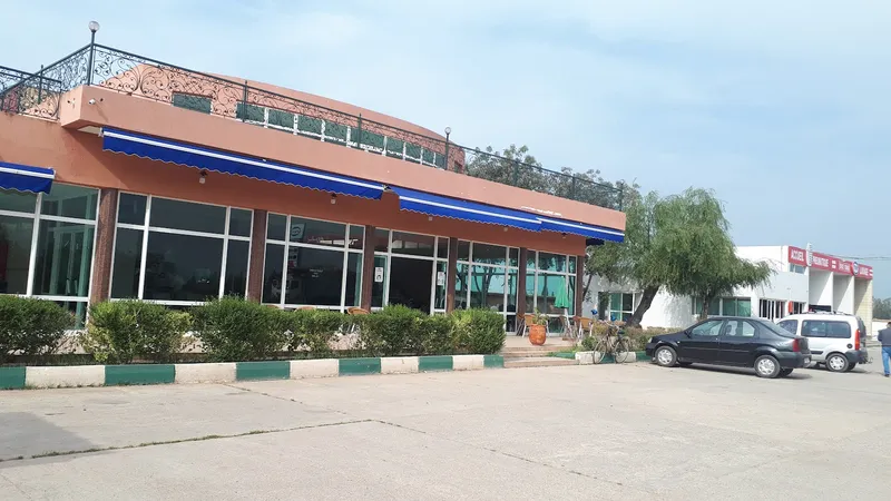 Photo 2 de Aire de Repos Baht : Café, Restaurant, Pizzeria & Jeux pour enfants