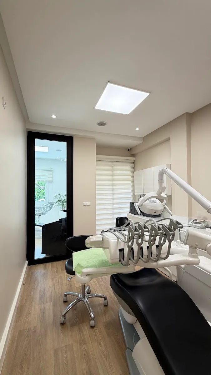 صورة 4 من Cabinet Dentaire Dr. Aya El Yazami Chirurgien dentiste