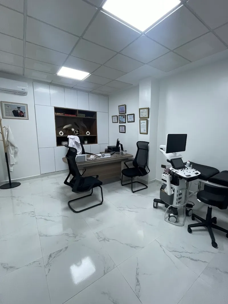 صورة 1 من Dr ACHACH Ossama | Endocrinologie – Diabétologie – Nutrition & Obésité