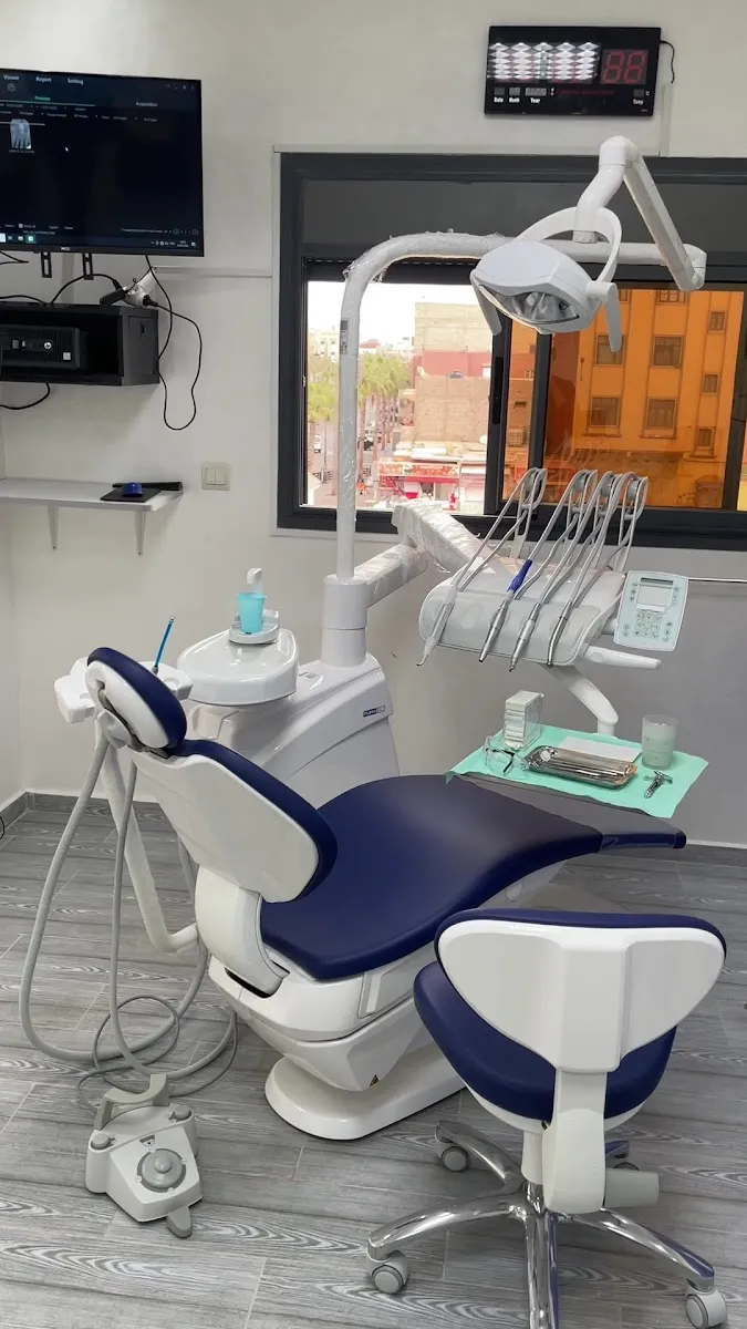 صورة 3 من Centre Dentaire Smile Laayoune Dr. Alaoui Rahali Aymen Chirurgien Dentiste