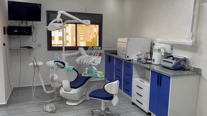 صورة 2 من Centre Dentaire Smile Laayoune Dr. Alaoui Rahali Aymen Chirurgien Dentiste