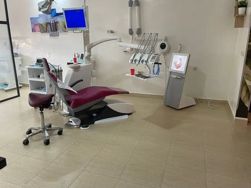 صورة 2 من Centre Dentaire Elkelàa Multidisciplinaire