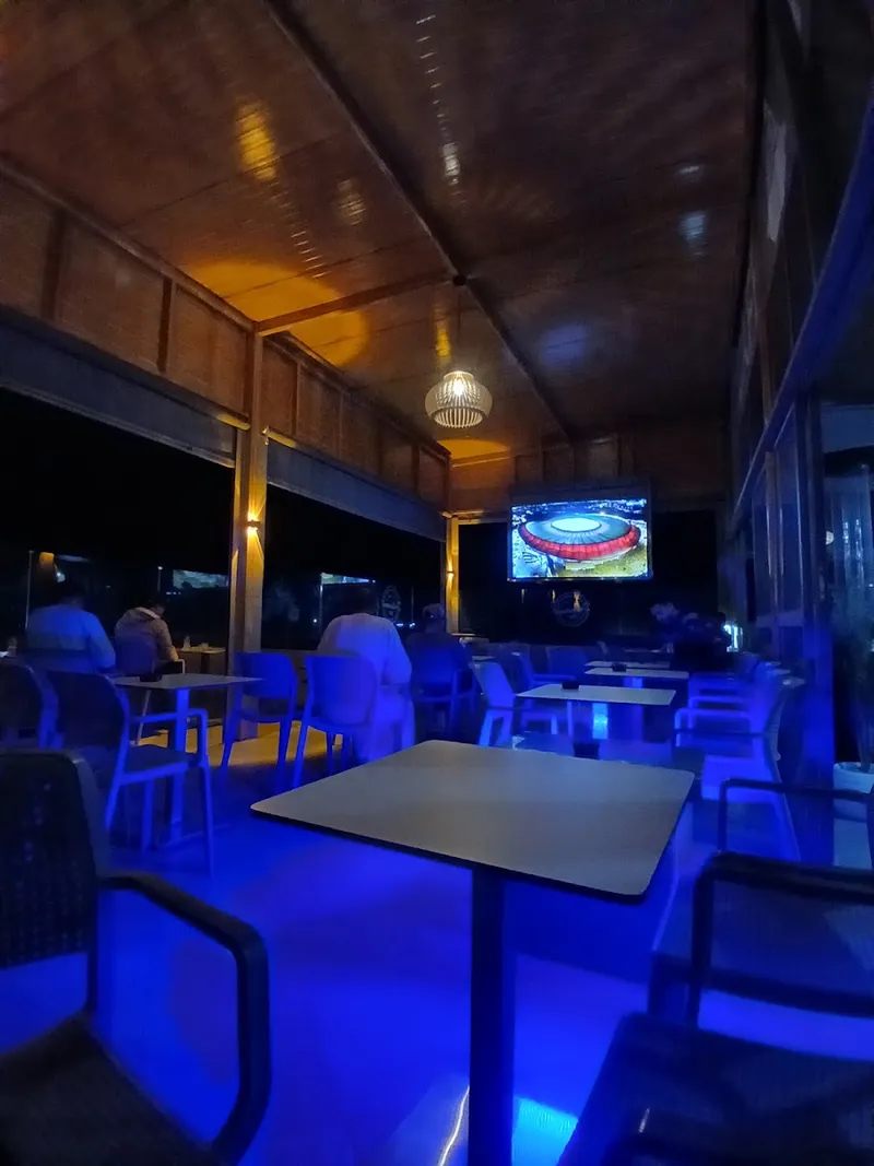 صورة 1 من CAFE RESTAURANT AGLOU ADVENTURE