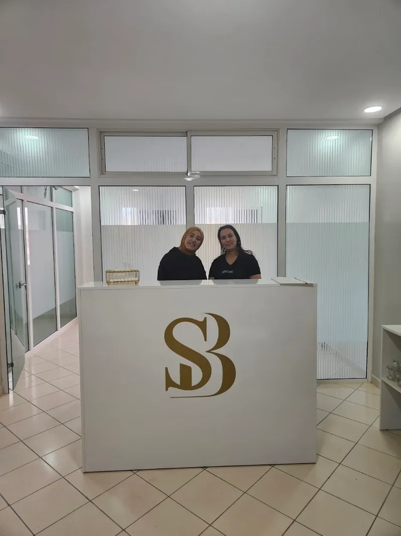 Photo 2 de Salon Sisters Beauty - by Naima