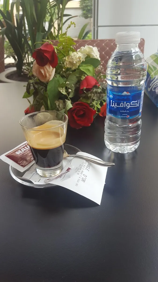 صورة 3 من L'Angle d'Or : Café & Restaurant