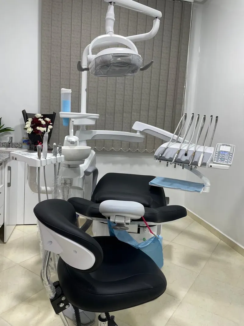 Photo 2 de Centre de chirurgie dentaire dr. MIZANE DOHA - مركز طب و جراحة الأسنان الدكتورة ميزان ضحى