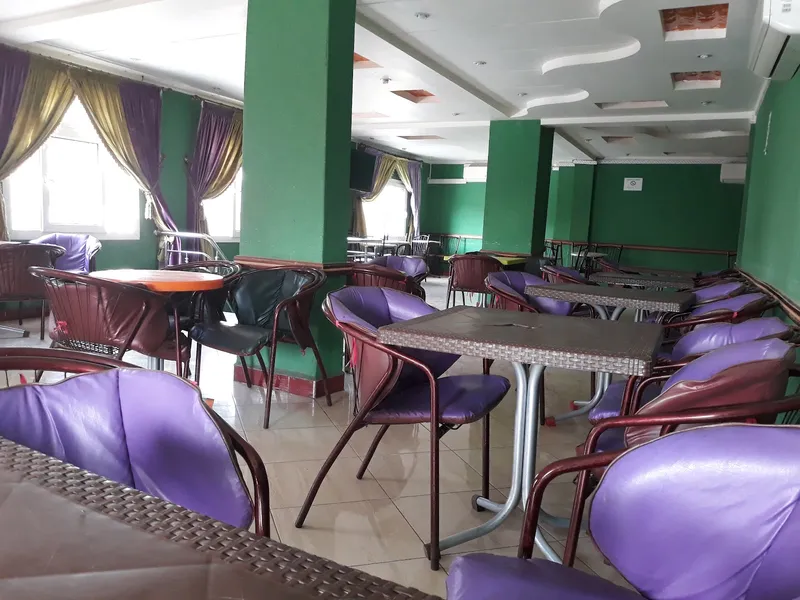 مقهى وحلويات الساحة photo 4