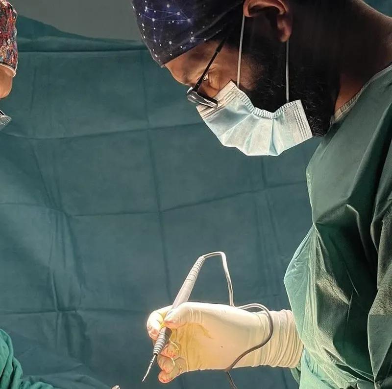 Photo 2 de Cabinet de traumatologie Docteur Toua Tarik عيادة جراحة العظام و المفاصل