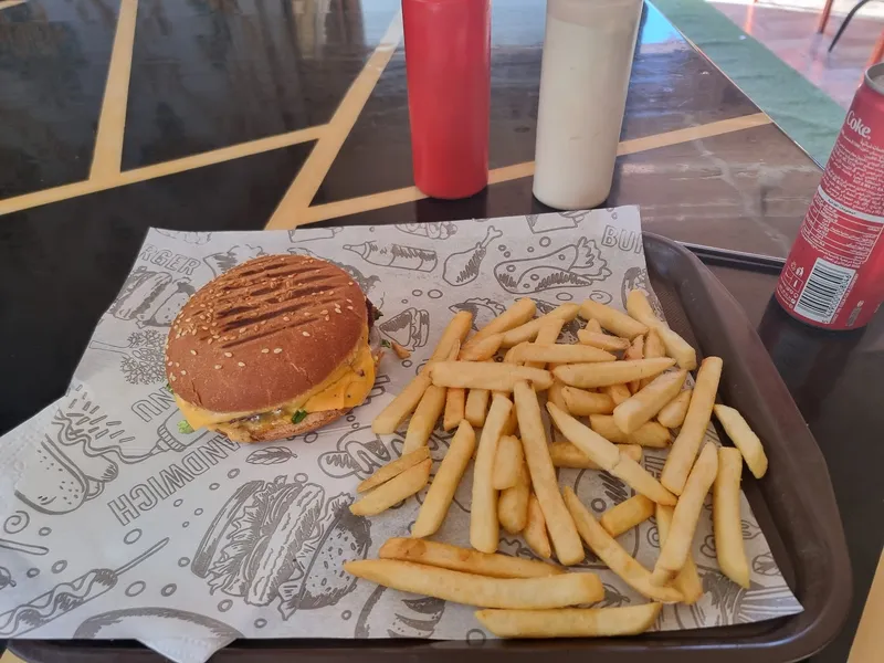 صورة 2 من French Burgers