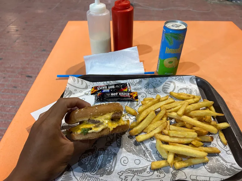 صورة 3 من French Burgers