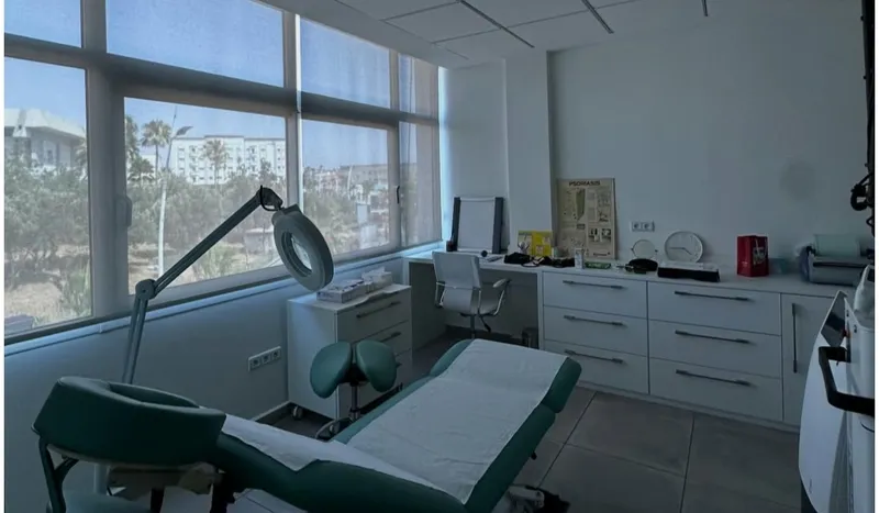 صورة 1 من Dr Assia Megherbi dermatologue