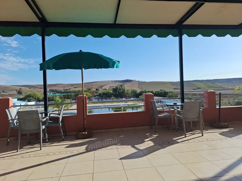 Espace Al Manzah Amine : Café, Restaurant & Piscine photo 4