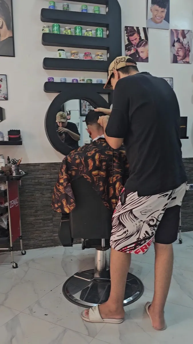 صورة 4 من Top Coiffeur - Barber Shop