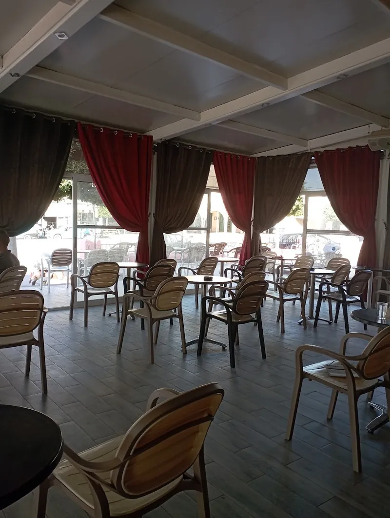 Photo 4 de la Belle Vue : Café & Restaurant