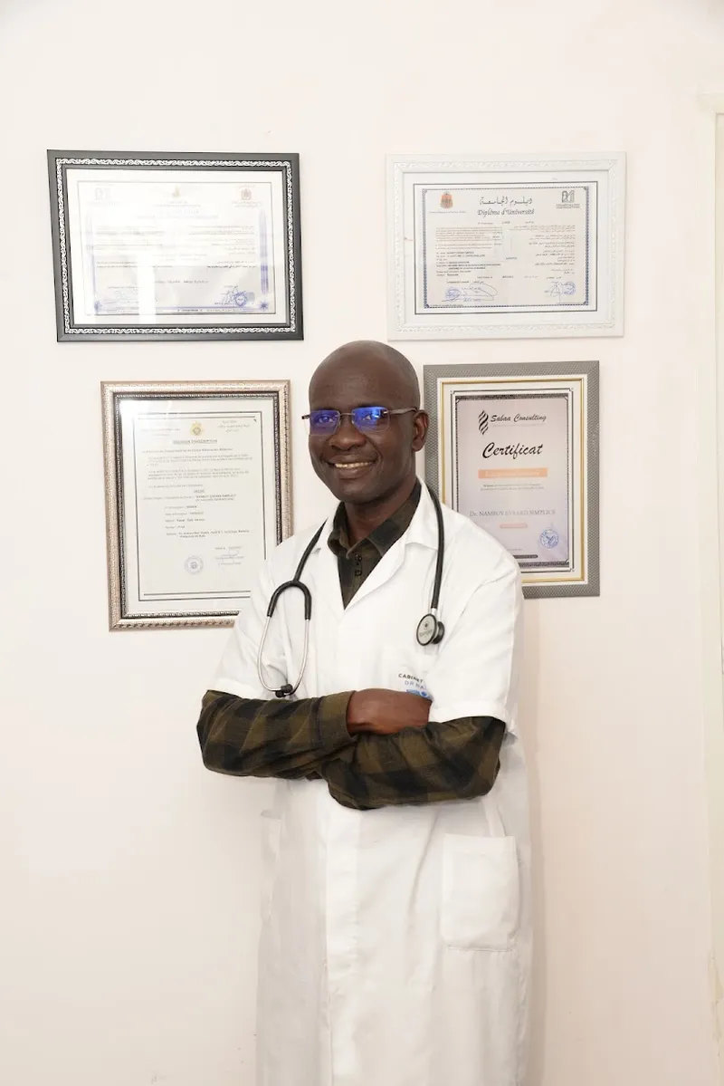 صورة 1 من Dr. NAMBOY Evrard Simplice - Médecin Généraliste et Urgentiste offrant le meilleur des soins
