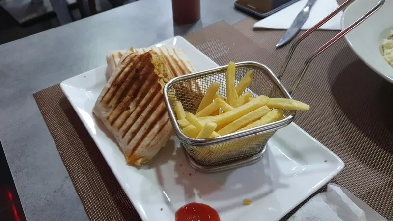صورة 4 من Pizzeria Gardala