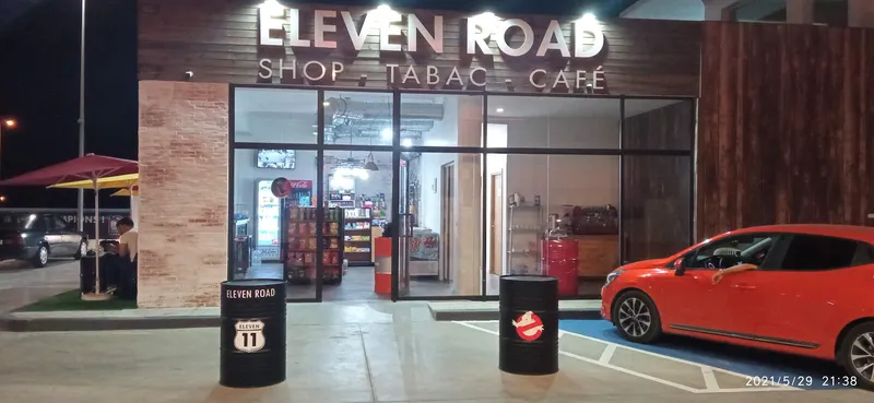 Photo 1 de Eleven Road Café Shop